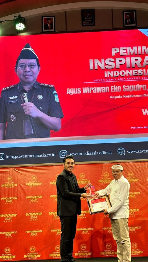 Kajari Gianyar Raih Anugerah ‘25 Pemimpin Inspiratif 2024’ di Ajang ‘Seven Media Asia Awards 2024’