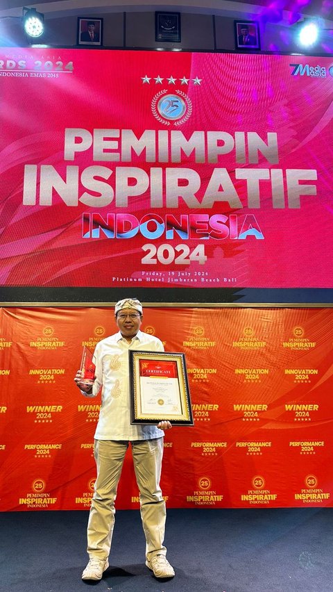 Kajari Gianyar Raih Anugerah ‘25 Pemimpin Inspiratif 2024’ di Ajang ‘Seven Media Asia Awards 2024’