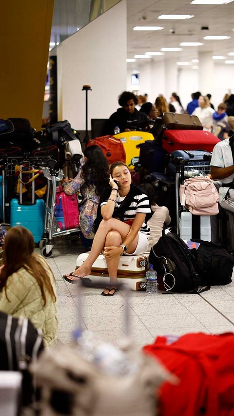 FOTO: Kacau! Bandara di Berbagai Negara Lumpuh Imbas Gangguan Sistem IT Besar-besaran