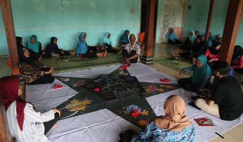 Selain itu, adanya narasi pulung gantung juga turut “mendukung” pola pikir masyarakat dalam memahami sebuah mitos.