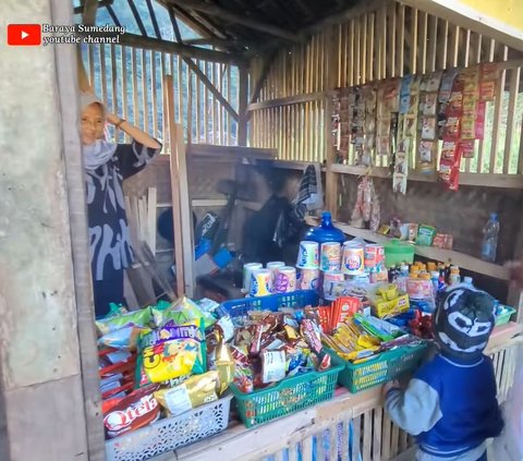 Warung di Sumedang Ini Ramai Dikunjungi Muda-Mudi, Pemandangan Sawah dan Sungai Jadi Daya Tarik