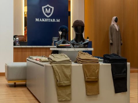 Koleksi Busana Muslim Pria Makhtab Kini Bisa Dilihat di Store Barunya