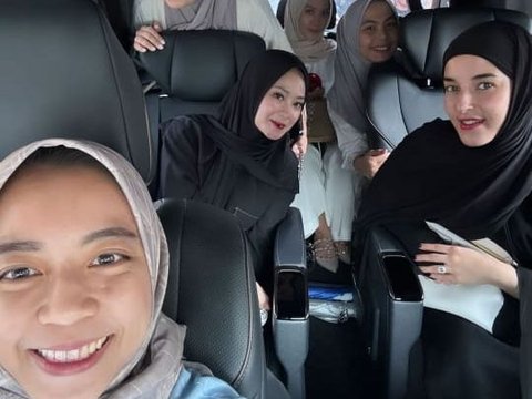 8 Potret Tasya Farasya saat Hadir di Acara Kajian, Tampil Berhijab Bikin Pangling