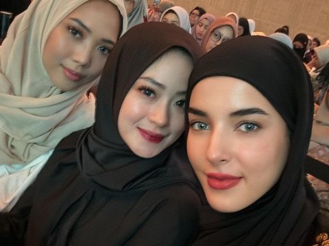 8 Potret Tasya Farasya saat Hadir di Acara Kajian, Tampil Berhijab Bikin Pangling