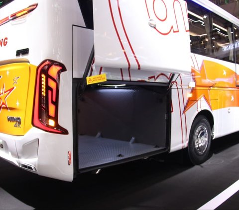 Hino Perkenalkan Bus AK 240 Space Frame di GIIAS 2024