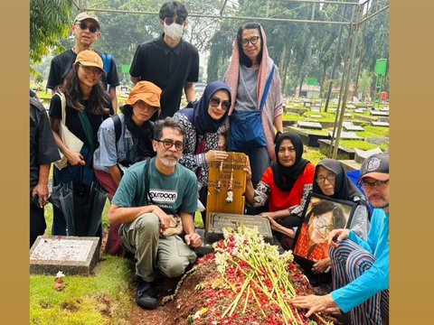 Innalillahi Wainnailaihi Rojiun, Iis Dahlia Berduka