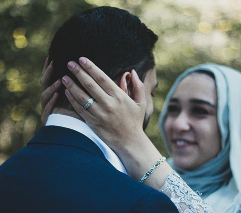 4 Prayers for a Husband's Success in this World and the Hereafter, and Ways a Wife Can Support Him