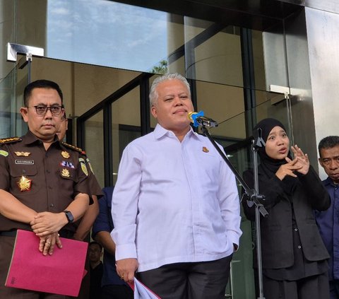 Kejagung Limpahkan Harvey Moeis and Helena Lim to Kejari Jaksel