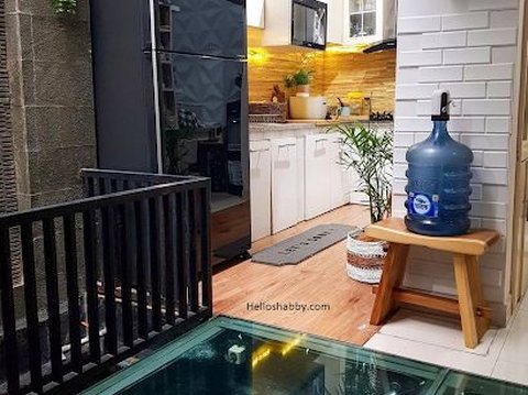 Kolam Ikan Minimalis di Dapur di Dalam Kaca