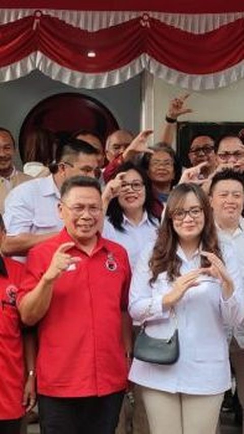 Ketua Gerindra Tomohon Sendy Rumajar Daftar Wawali ke DPC PDIP Tomohon