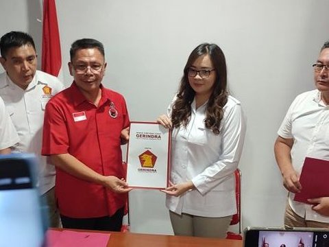 Ketua Gerindra Tomohon Sendy Rumajar Daftar Wawali ke DPC PDIP Tomohon