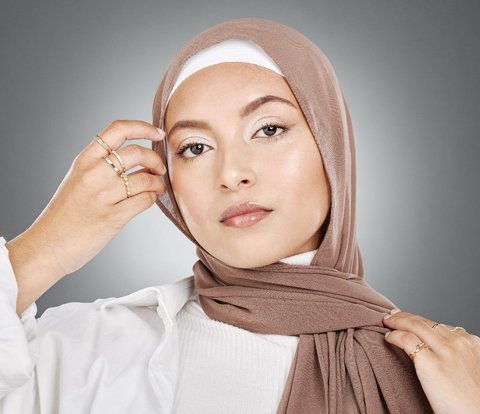 Bye-bye Pipi Chubby! Tutorial Pakai Pashmina Simpel untuk Tampil Lebih Tirus