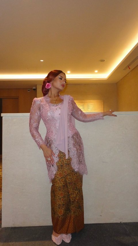 7 Potret Zahwa Massaid Wearing Kebaya at Aaliyah Massaid's Siraman Event, Her Appearance Flooded with Praises.