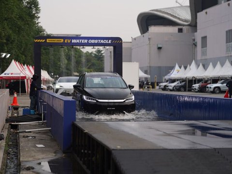 Test Drive dan Test Ride dilakukan di lokasi yang sama dengan peserta yang berpartisipasi