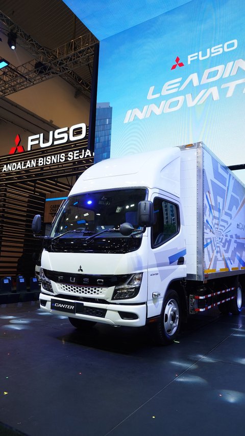 Truk-Truk Mitsubishi Fuso di GIIAS 2024 sangat canggih, dengan penjualan truk listrik yang sukses dan mendukung kesetaraan gender