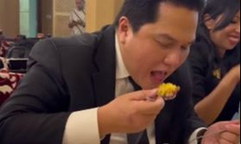 Kulineran di Uni Emirat Arab, Erick Thohir & Basuki Hadimuljono Makan Punggung Kambing 'Nikmat'