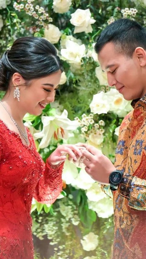 Putra eks Kasau ini telah memantapkan diri untuk melangkah ke jenjang yang lebih serius dengan Angela Adinda usai beberapa bulan menjalin kasih.<br>