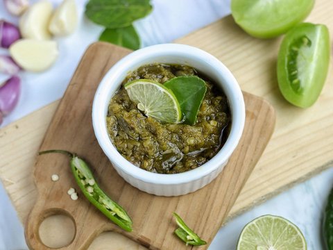 Ilustrasi sambal ijo/copyright shutterstock.com/Kristanti