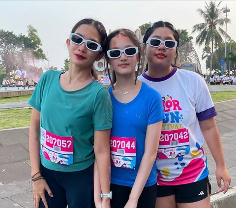 Awesome! Ussy Sulistiawaty's Children Participate in a Running Event Until the Finish Line