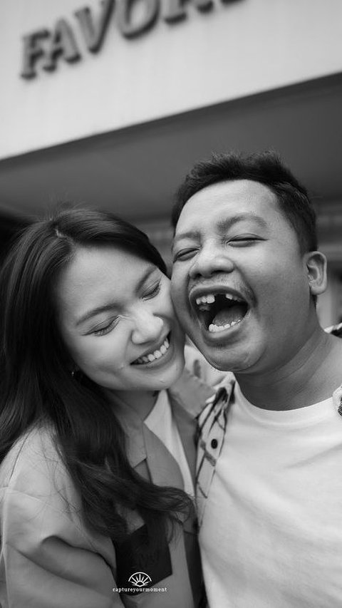 Unique Pre-wedding Photo Concept of Dustin and Ditha, Simple but Feels Romantic