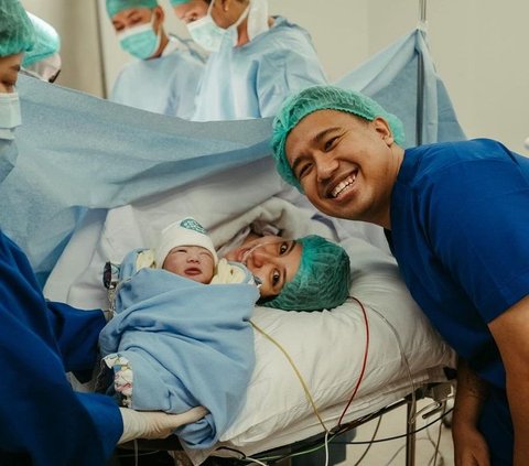 Portrait of Joshua Suherman and Clairine Clay's Emotional Moment as They Welcome Their First Child