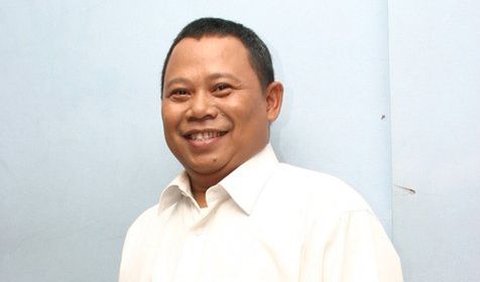 8. Taufik Savalas