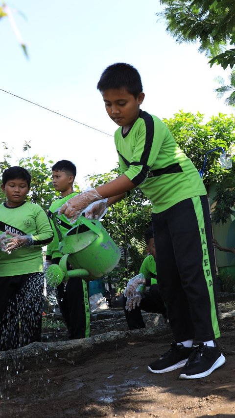 Peringati HAN 2024, BRI Ajak Anak SD Belajar Tanam Hidroponik