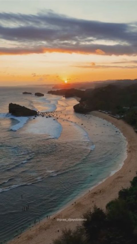 Potret Pantai Mirip Raja Ampat di Pacitan, Pemandangannya saat Matahari Terbenam Tak Terdefinisikan Kata-kata