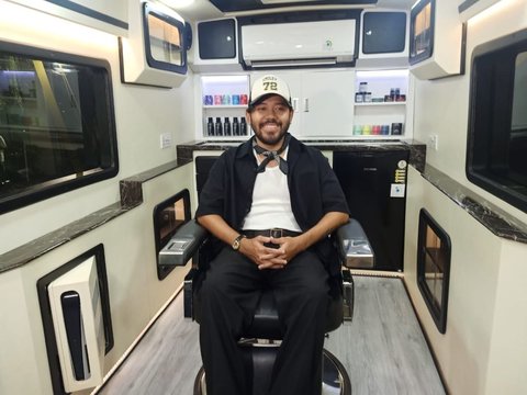 Portrait of Haijoel, the Most Expensive Barber, Will Tour 12 Cities