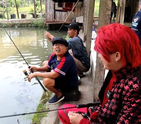 Komedian Adul Si Jago Mancing, Saat Tanding dengan Pesulap Merah Malah Kalah 'Tadi Saya Ngomong sama Ikannya'