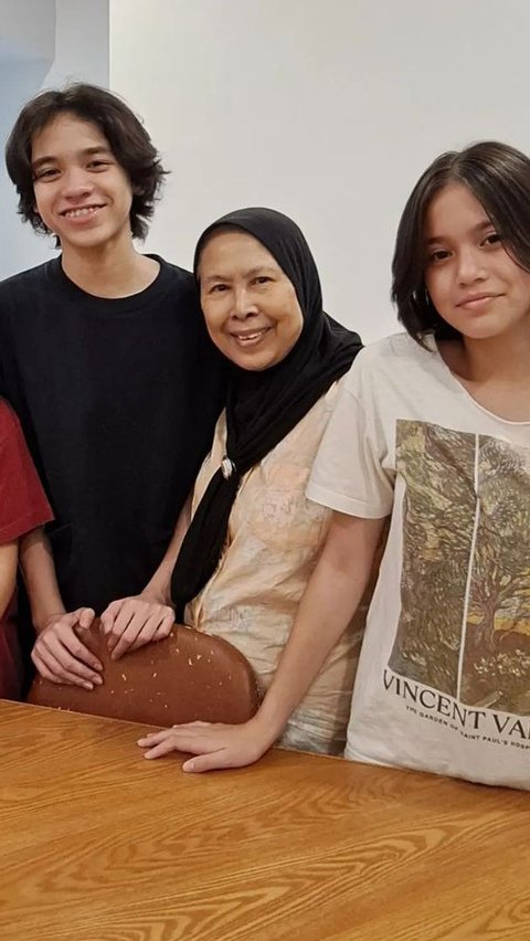 Portrait of Noah Sinclair and the Late Ashraf's Mother Together in Malaysia