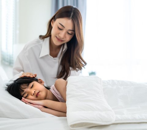 Is It Hard to Wake Your Child in the Morning? Try These 5 Drama-Free Ways