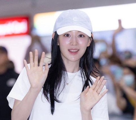 Pesona Kim Ji Won, Tampil Cantik dan Merona di Bandara Menuju FanMeeting Taipei