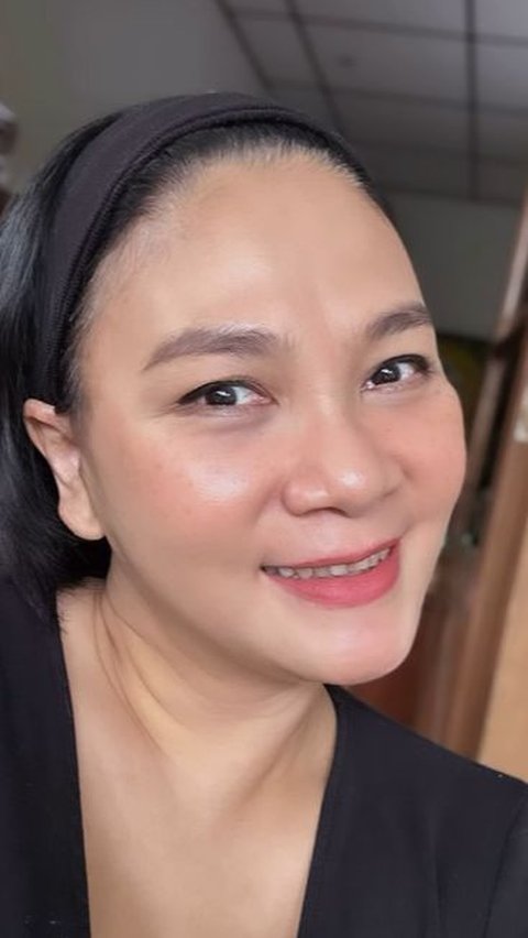 Kini, paras cantik istri Anjasmara ini terlihat makin memukau.