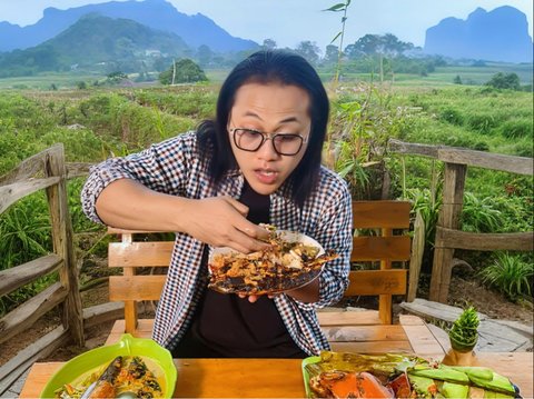 Lucu! Food Vlogger asal Lamongan Ini Tak Pernah Bilang Enak