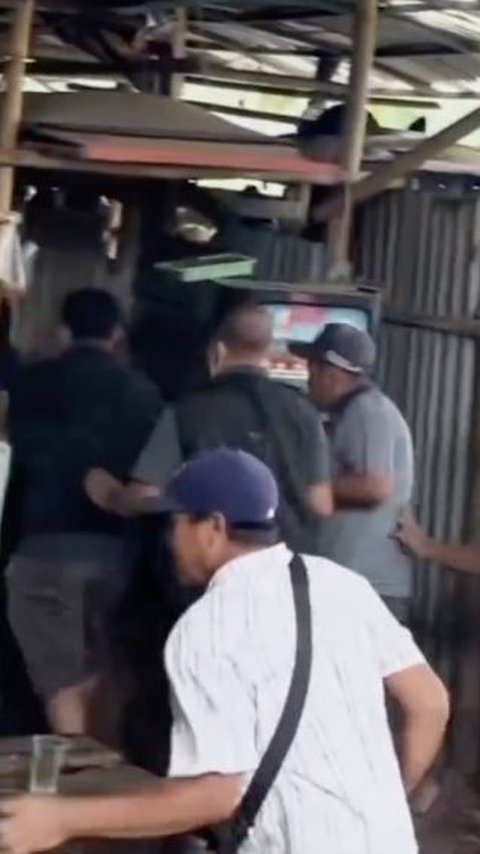 Polisi Gerebek Penjudi Sabung Ayam<br>