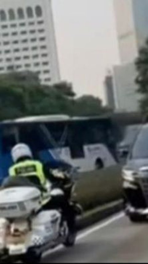 Mobil RI 24 Menag Yaqut Terjebak di Jalur Transjakarta, Begini Penjelasan Kemenag