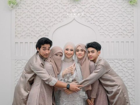 Foto-foto Lawas Ummi Pipik Bersama Anak-anaknya yang Masih Kecil, Bagikan Kisah Mengharukan Membesarkan Anak Setelah Kepergian Ustaz Jefri