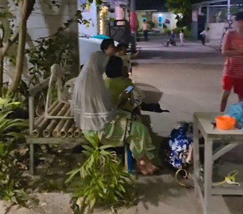 Viral! Moms' Gang Ironing Clothes in Front of the House with Neighbors, Automatically Many Want to Join