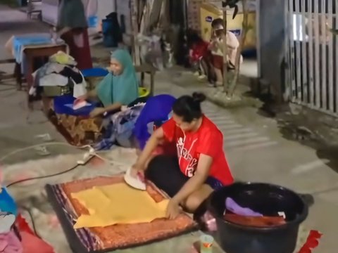 Viral! Moms' Gang Ironing Clothes in Front of the House with Neighbors, Automatically Many Want to Join