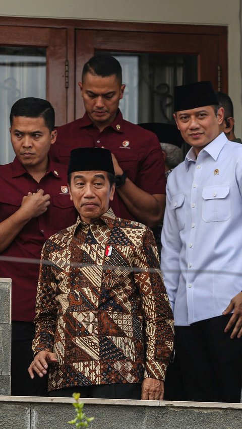 Suasana haru dan penuh duka menyelimuti rumah duka, dengan banyaknya pelayat yang datang untuk memberikan penghormatan terakhir. Foto: Liputan6.com / Angga Yuniar