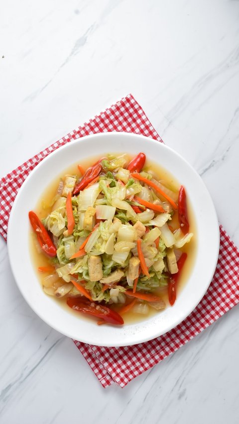 Delicious and Easy Stir-Fried White Cabbage with Meatballs for Everyday