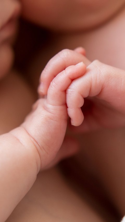 Commotion as Baby Born with 25 Fingers, Considered a Reincarnation of a Goddess