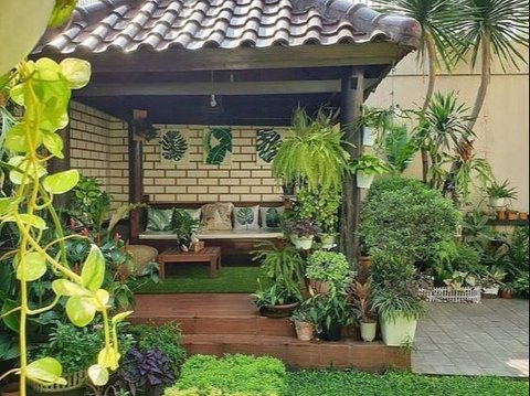 Dekorasi Teras Sempit dengan Gazebo