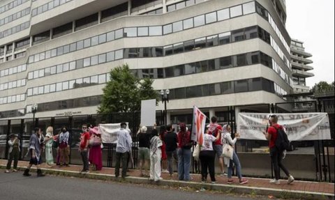 Hotel Tempat Netanyahu dan Agen Mossad Menginap di Washington Diserbu Belatung, Ulat, dan Jangkrik