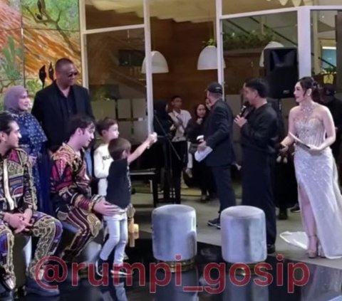 Potret Celine Evangelista & Stefan William Kerja Bareng Lagi, Netizen 'Mata Gak Bisa Bohong Ya'