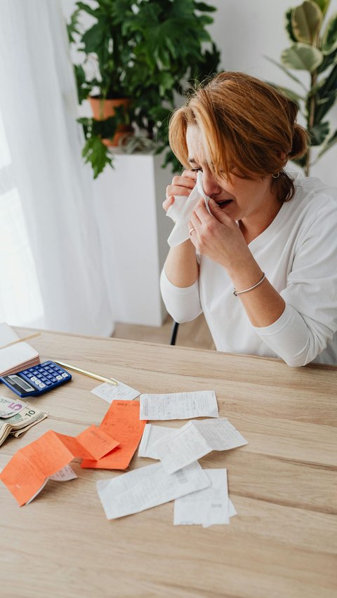 Prayer to be Free from the Snare of Online Loan Debt and Its Negative Impact on Finances and Quality of Life