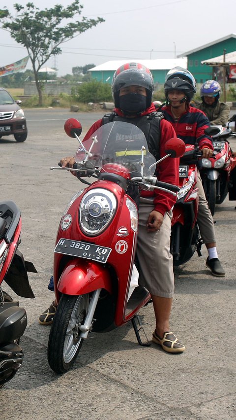 Berikut adalah beberapa saran untuk menjaga keamanan saat membawa anak naik sepeda motor