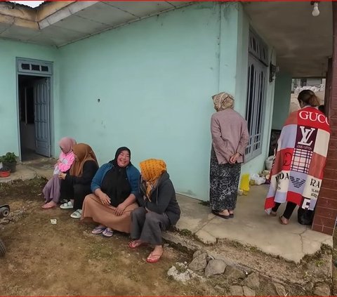 Melihat Pembuatan Kue Tradisional di Kampung Ekstrim Pegunungan Batang, Jadi Primadona Ibu-Ibu Gunung