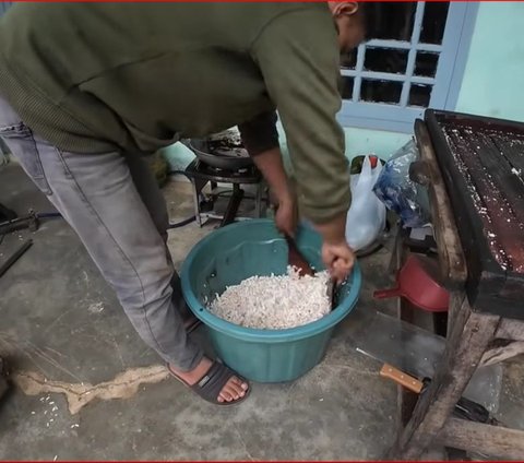 Melihat Pembuatan Kue Tradisional di Kampung Ekstrim Pegunungan Batang, Jadi Primadona Ibu-Ibu Gunung